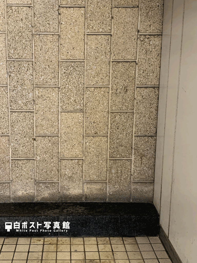 鴨宮駅北口の白ポスト設置個所