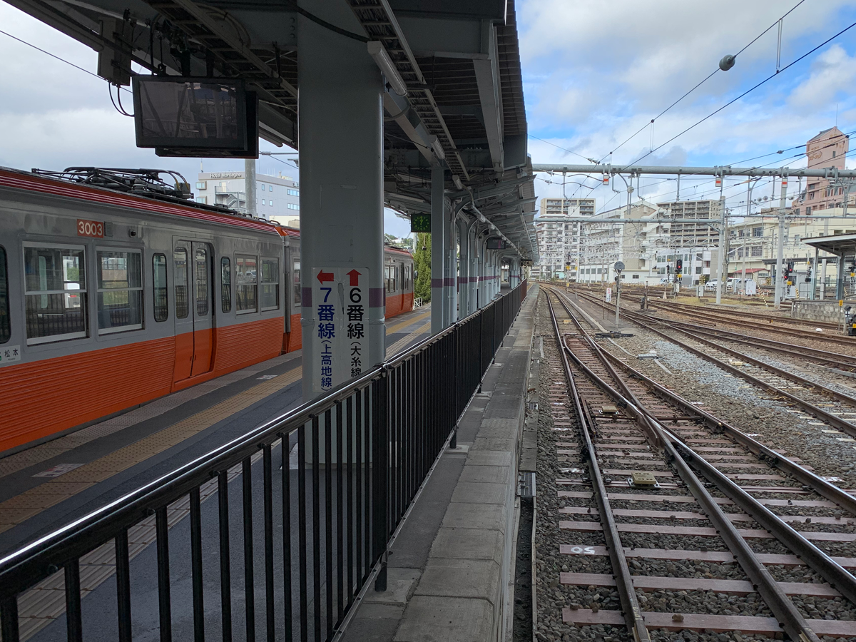 松本駅6番線（7番線）ホーム