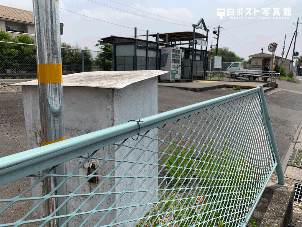 白ポストと駅の位置関係