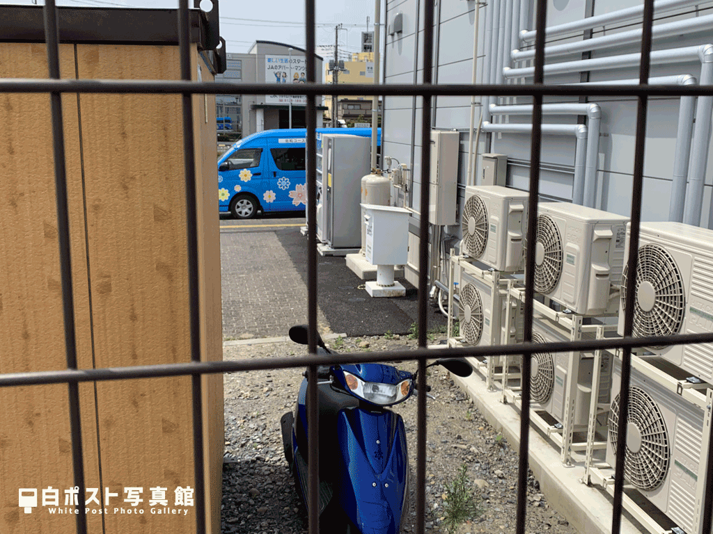 駅舎側面に白ポスト発見