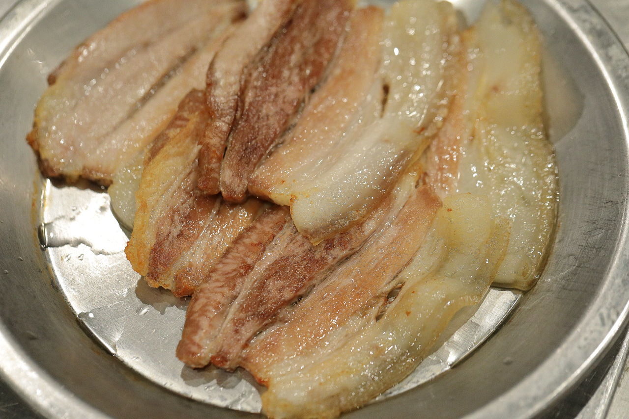 四川料理のスゴい人に四川風と日本式の2種類の 回鍋肉 を作ってもらったらどっちもウマくて驚いた メシ通 ホットペッパーグルメ