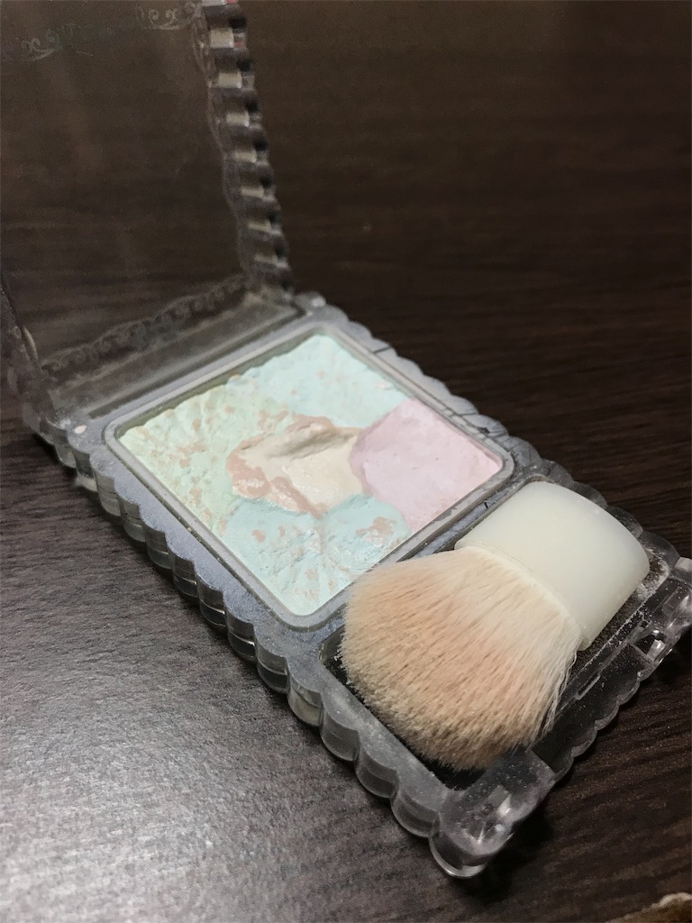 綺麗なゴミになりたい 底 が 見え ない コスメ 森の中で息絶える