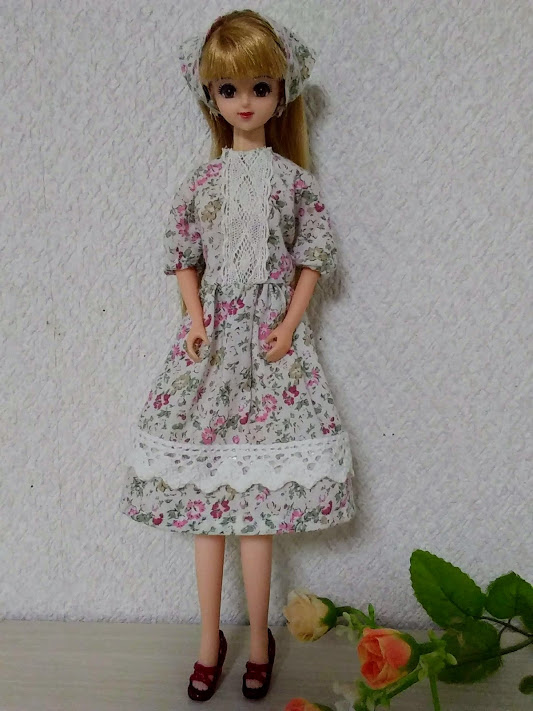 裁縫できないんだけど ジェニー の服を作ってみる パート4 花柄のワンピ シロネコにゃーさ のkawaiiなび