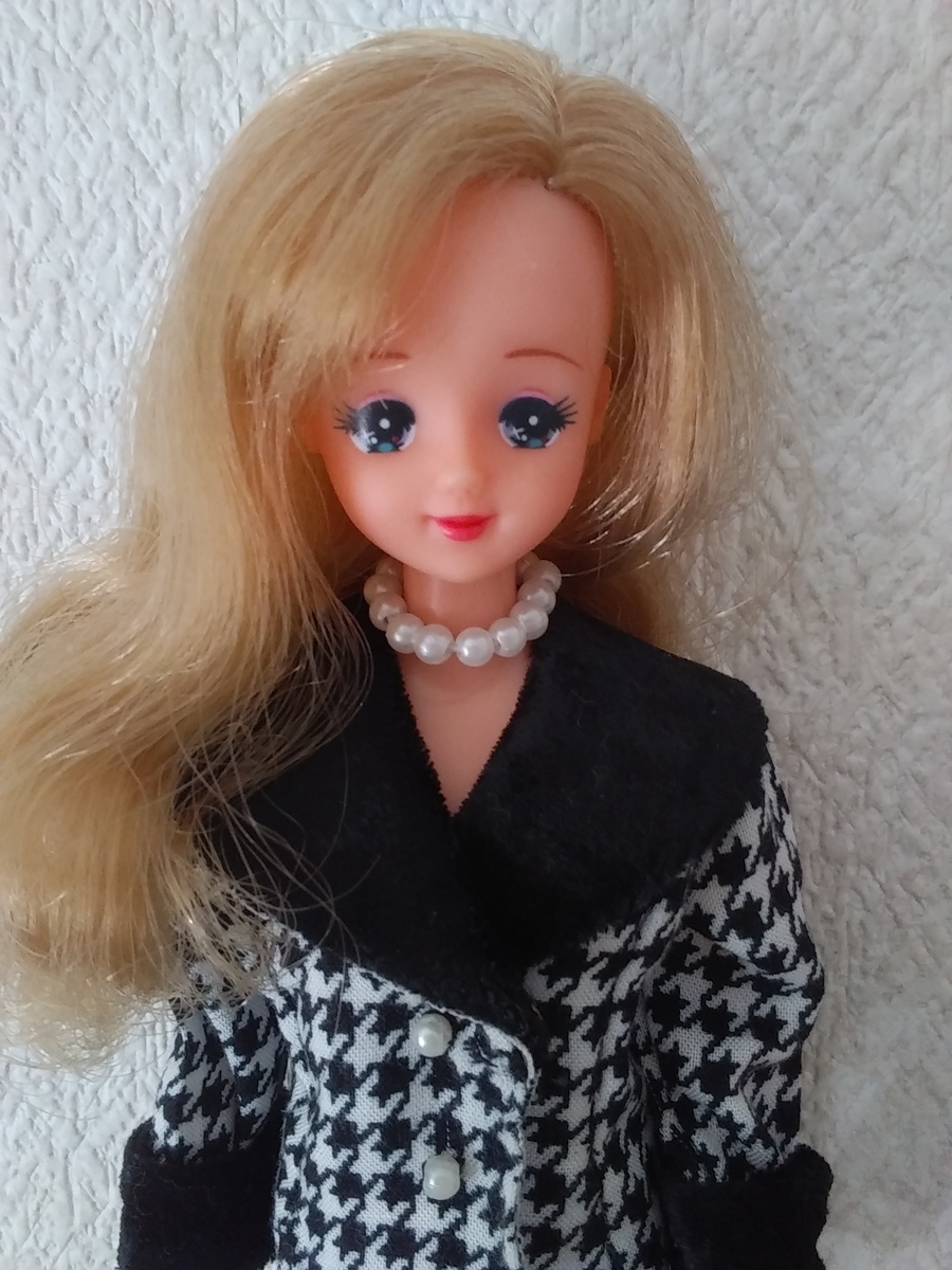 リカちゃん】レア☆「香山織江コレクション」リカちゃん！ - シロネコ