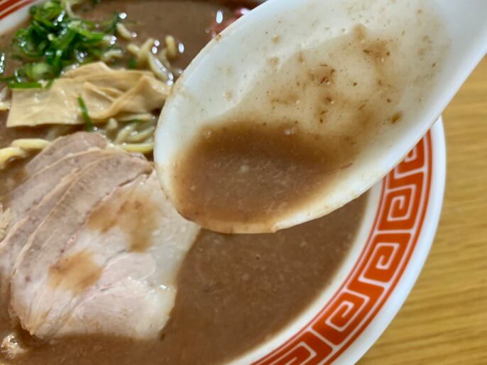 無鉄砲 とんこつラーメン スープ　ドロドロ