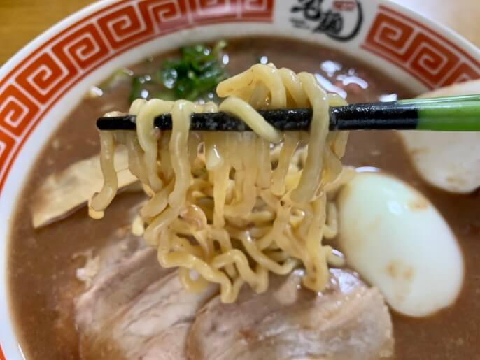 無鉄砲 とんこつラーメン 麺