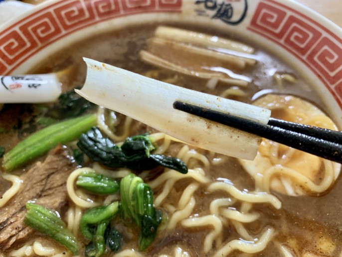 烈志笑魚油 麺香房 三く 煮干しかけラーメン ネギ