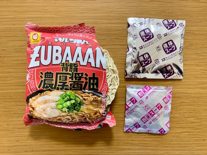 マルちゃん ZUBAAAN! 背脂濃厚醤油 中身