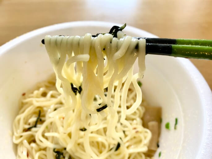 飯田商店 秘密のまぜそば ゆずの香り 麺