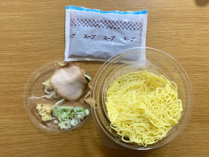 セブンイレブン 冷たい生姜醤油ラーメン 中身