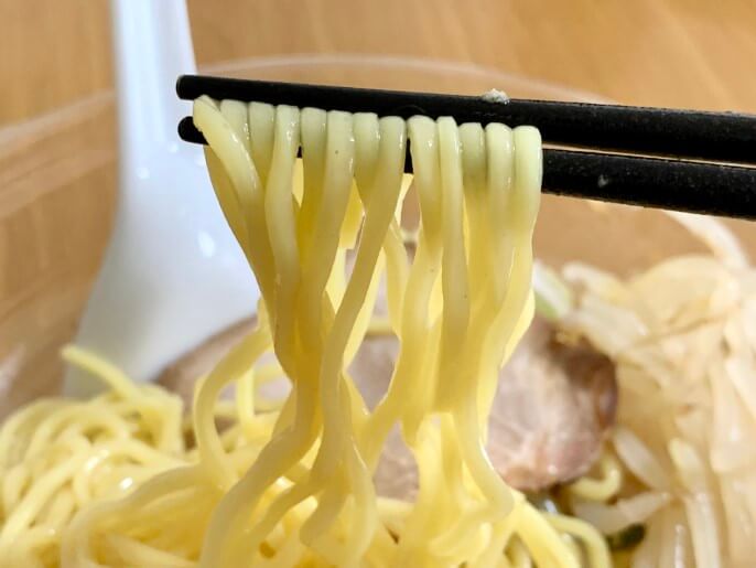 セブンイレブン 冷たい生姜醤油ラーメン 麺