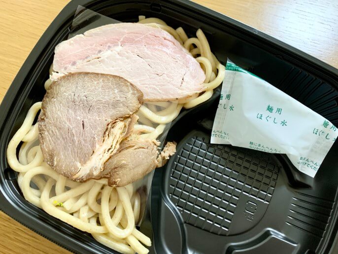 セブンイレブン とみ田監修 濃厚豚骨魚介つけ麺 中身