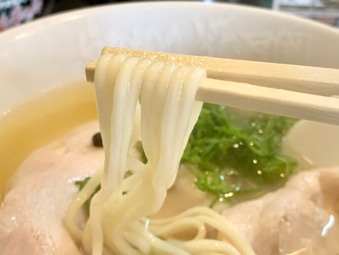 花月嵐 飯田商店 シン・ゲンコツらあめん 麺