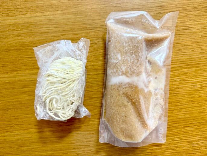 めんりすと 通販 お取り寄せ 魚介とんこつNoodle 醤油 中身