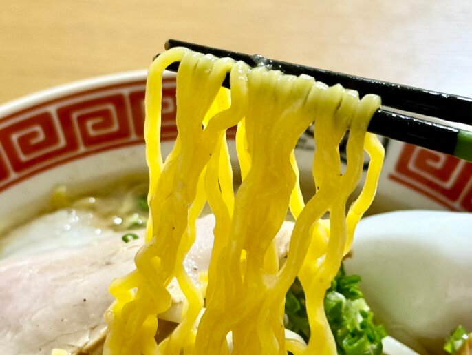 彩未 宅麺  味噌ラーメン 麺