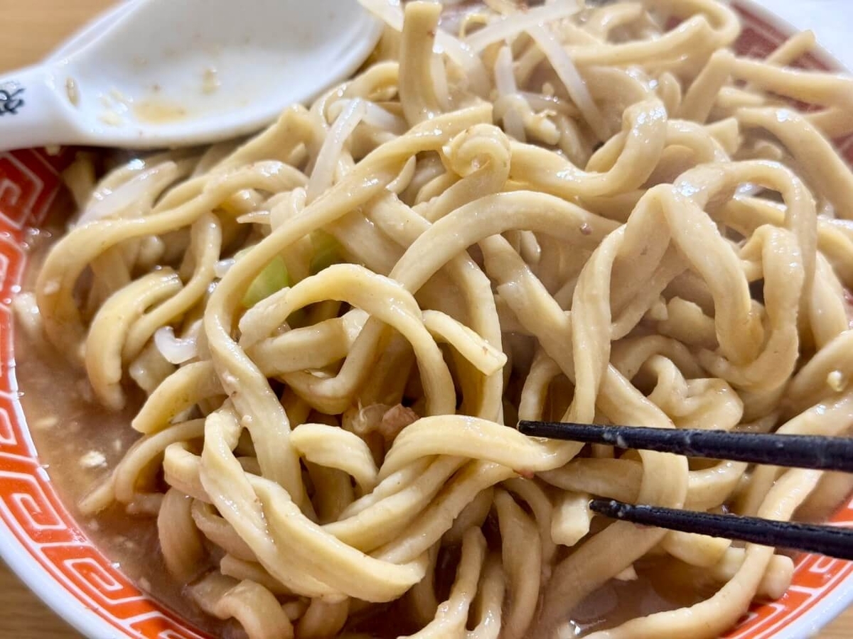 麺をまぜた写真