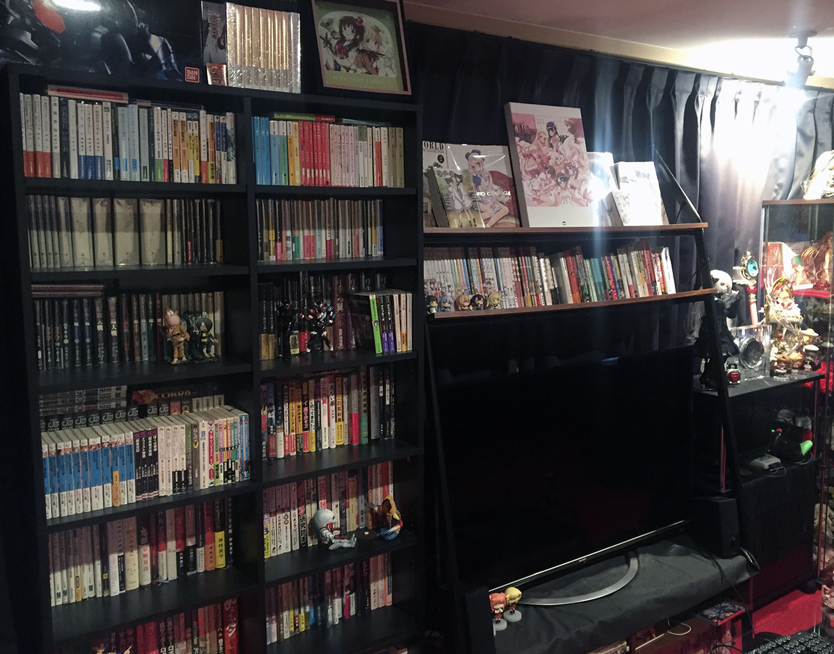 部屋が完成したので ただただ部屋とオタクグッズの画像を貼っていく 根室記念館