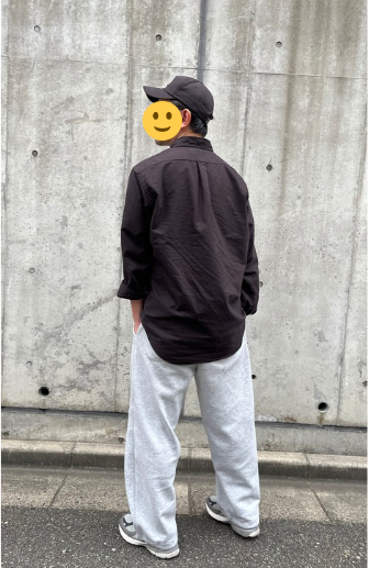 ワイドスウェットパンツ着用画像