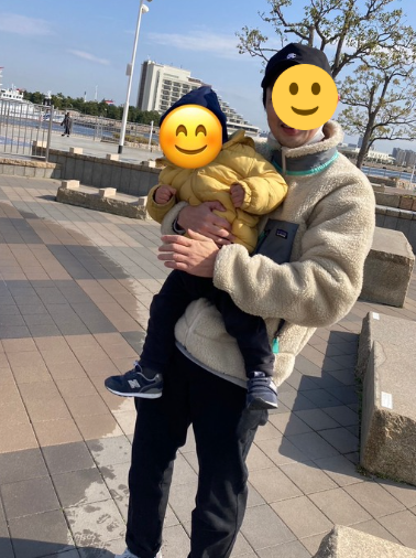 Patagonia Retro-X jacket styled with black Dickies pants by a 176cm Japanese dad during childcare. パタゴニアのレトロXと黒ディッキーズを合わせた中年男性の子育て向けコーデ例