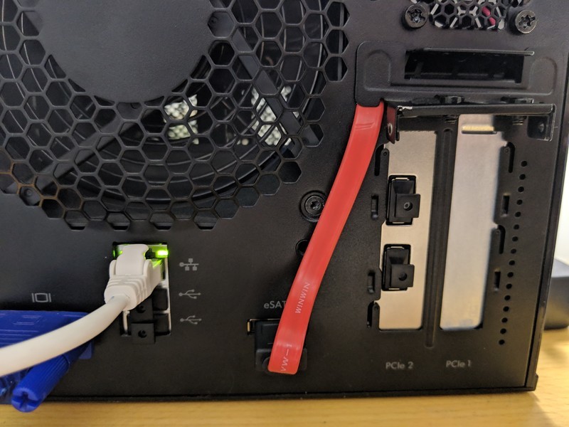 MicroServer N54L(4台目)の5インチベイをフル活用して増設 MicroServer N54L(4台目)の5インチベイをフル活用して増設