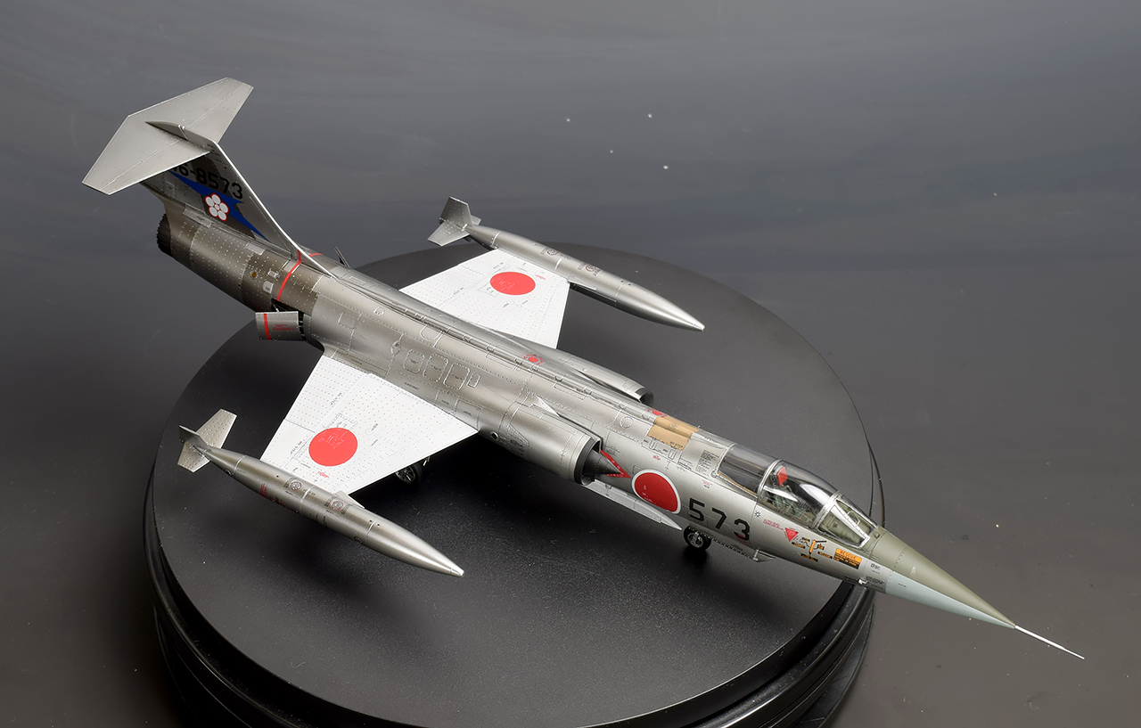 プラモデル完成機　1/48　F104-J Amazon.com: 1/48 F-104J star fighter 