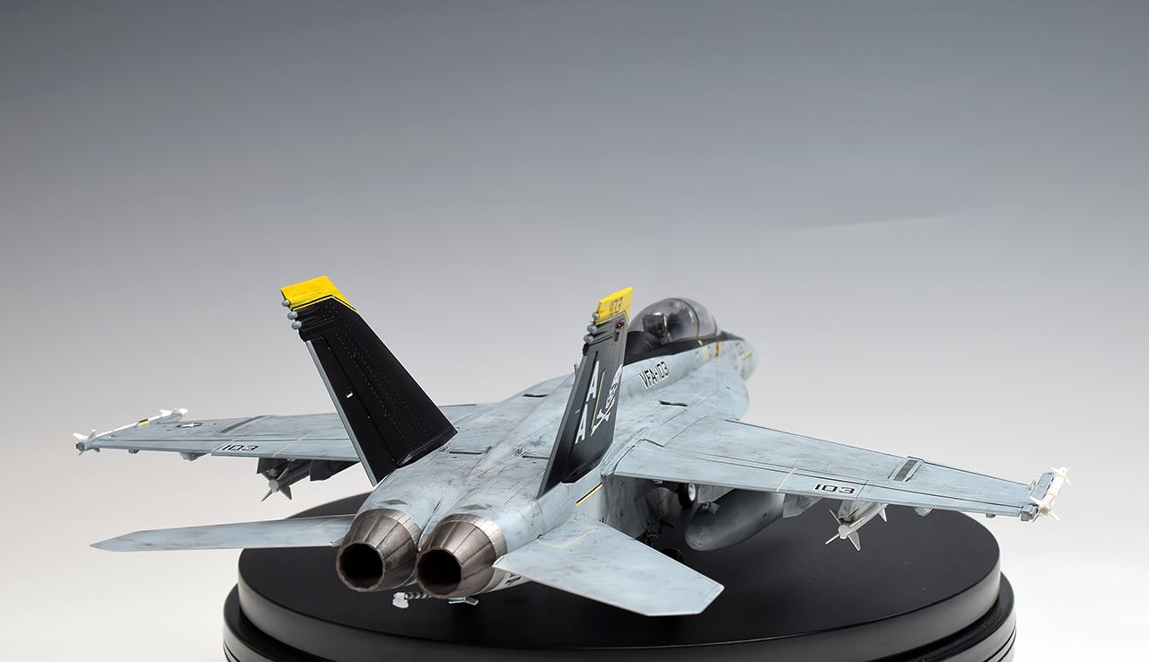 戦闘機　プラモデル　完成品　ハセガワ　1/48 F/A-18F Amazon | ハセガワ 1/48 アメリカ海軍 F/A-18F スーパー