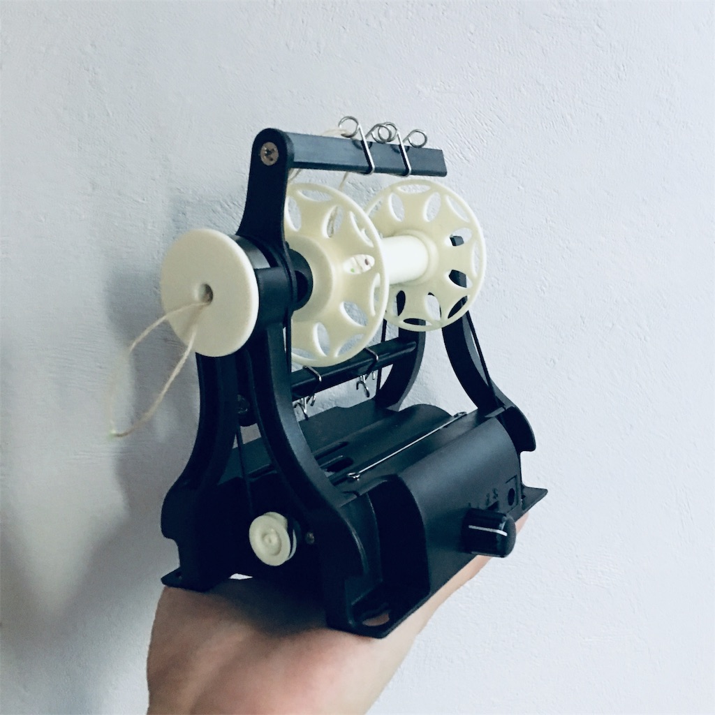 電動スピナー(電動紡ぎ車・糸紡ぎ機) EEW Nano 1.1 手のひらサイズのかわいい電動紡ぎ車。 - シンプルで心地よい