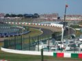 [F1][風景]★076：予選Q2中断・ダンロップを駆け登るメディカルカー