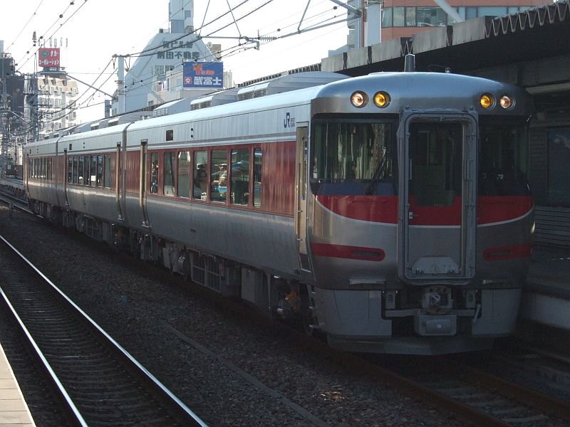 「はまかぜ」新型車両展示会(39)キハ189-3側／神戸駅1番ホーム2010.10.17