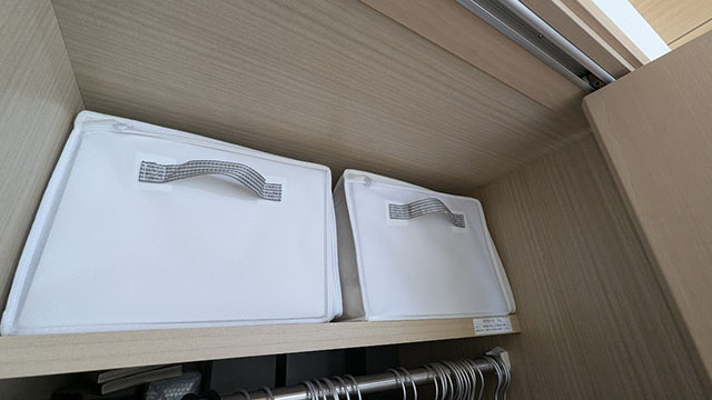クローゼットは持ち手付き収納袋
