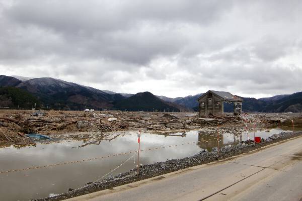 石巻市針岡から富士沼方向