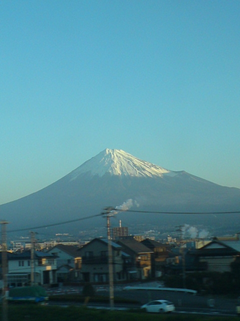 今朝は新幹線から富士山が綺麗