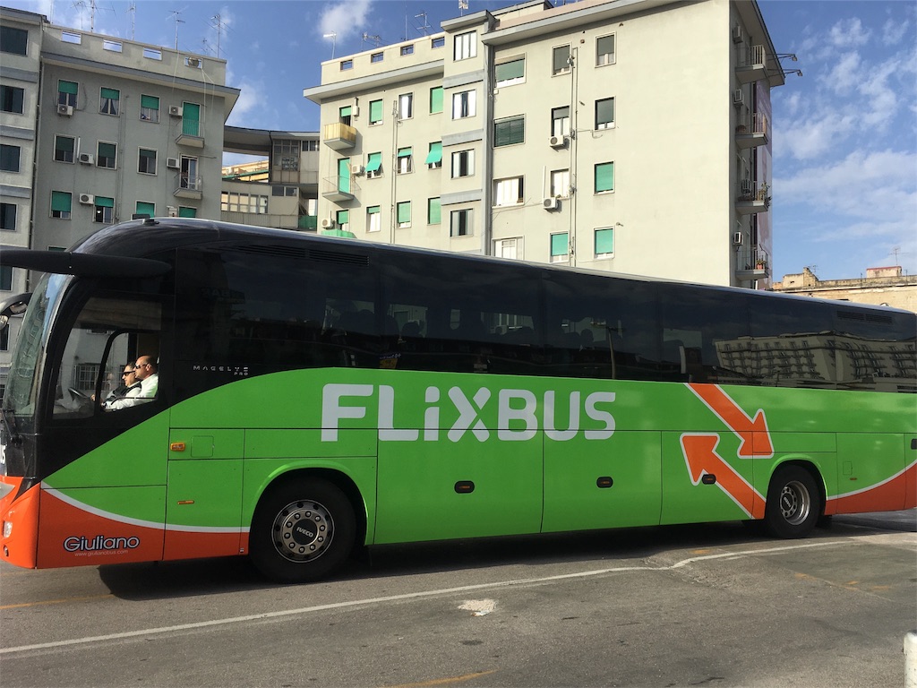FlixBusレポ メガネ置きボローニャ留学日記