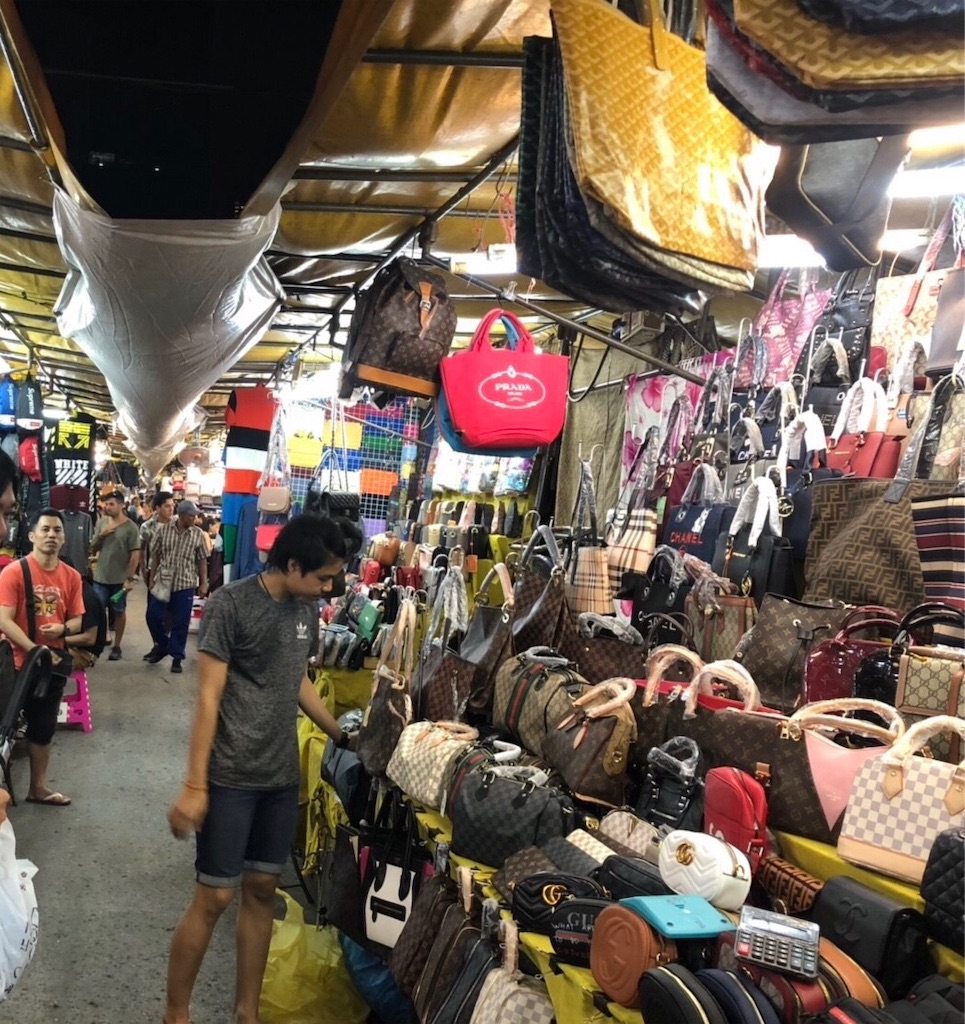 タイ旅行 で事件 最新iphoneの偽物 Poop Blog
