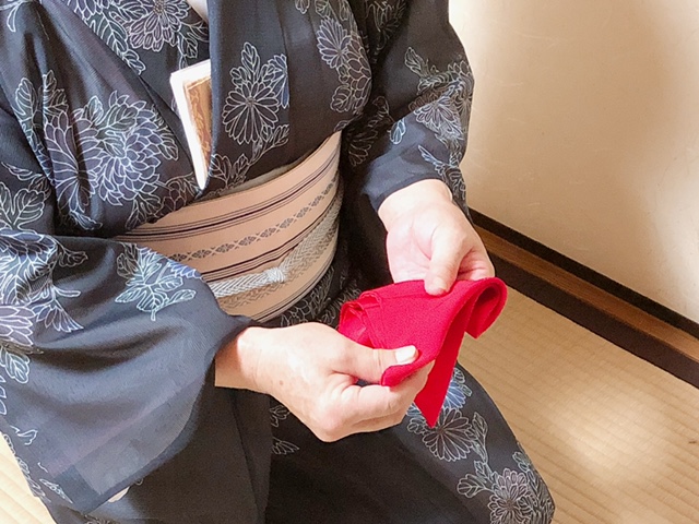 裏千家茶道帛紗のさばき方