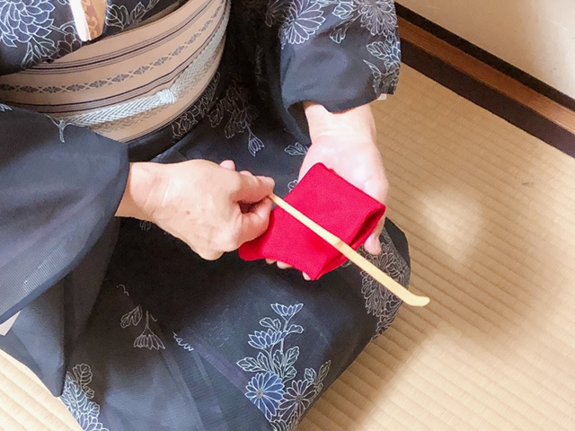 裏千家茶道茶杓の清め方（割稽古）