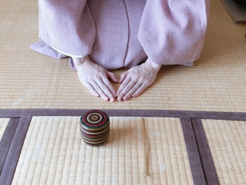 裏千家茶道風炉の薄茶の棚点前の手順（更好棚）