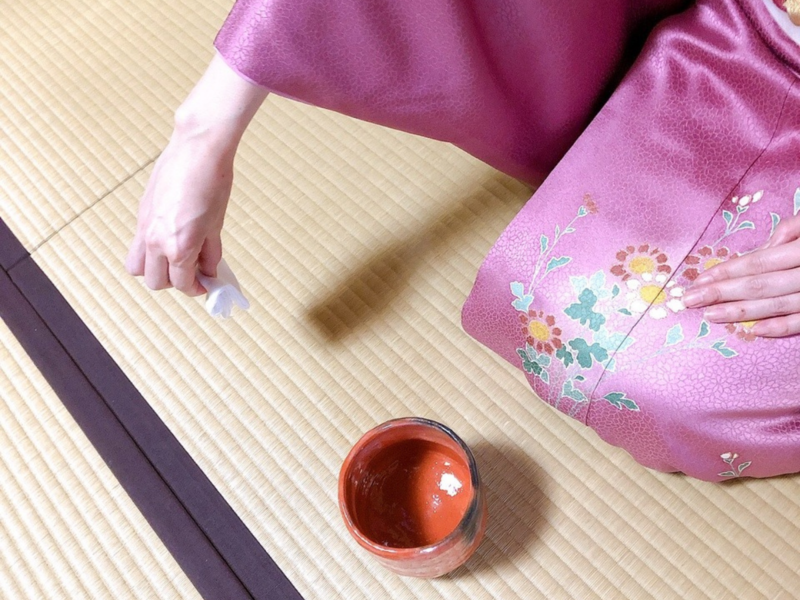 筒茶碗の扱い方/裏千家茶道冬のお点前