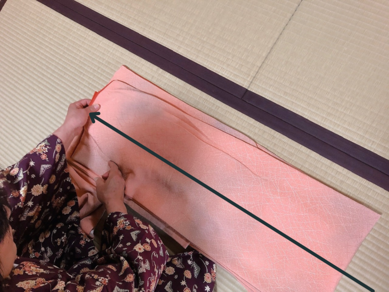 着物のたたみ方（本たたみ）