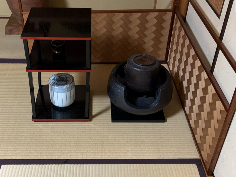風炉】逆勝手・棚ありの薄茶点前/裏千家茶道 - ミッチとしずばぁばの