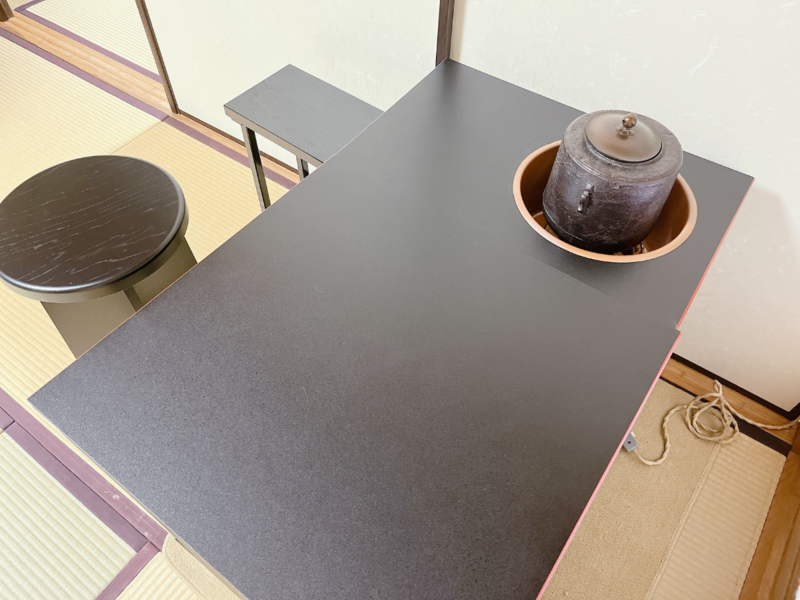 茶道具 組立式 立礼式 立礼卓 立礼棚 木製 黒塗 机 台 点茶 裏千家　喫架 立礼 棚 通販販売 茶道具 喫架 裏千家流 立礼棚 立礼卓 半東台