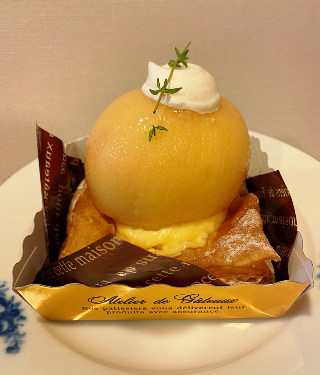 桃丸ごとケーキ まるごと桃パイ ラ パティスリーセリ 梶が谷 ままえになった日