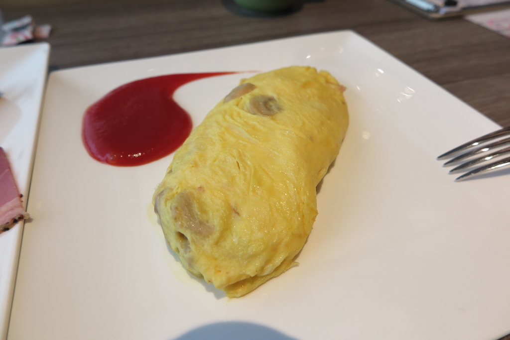 朝食 オムレツ