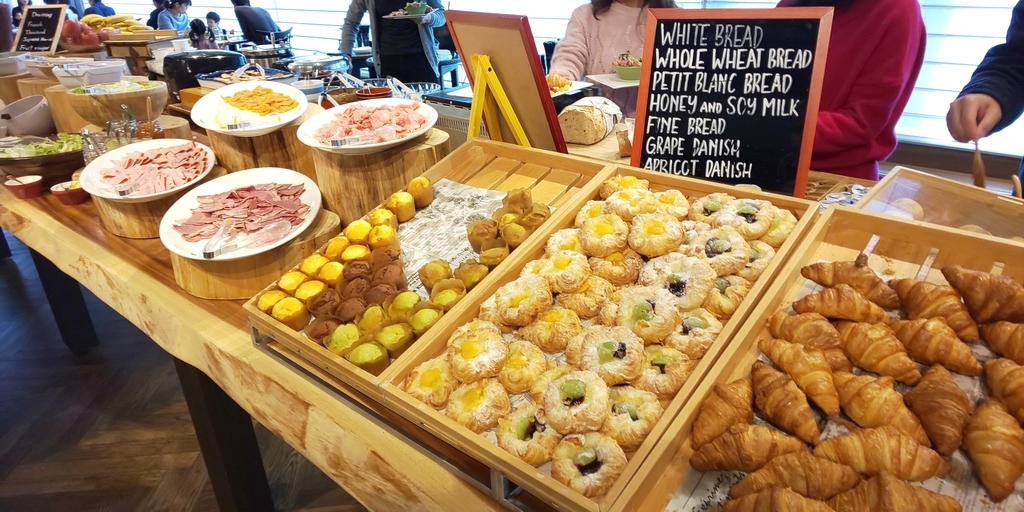 朝食 パン