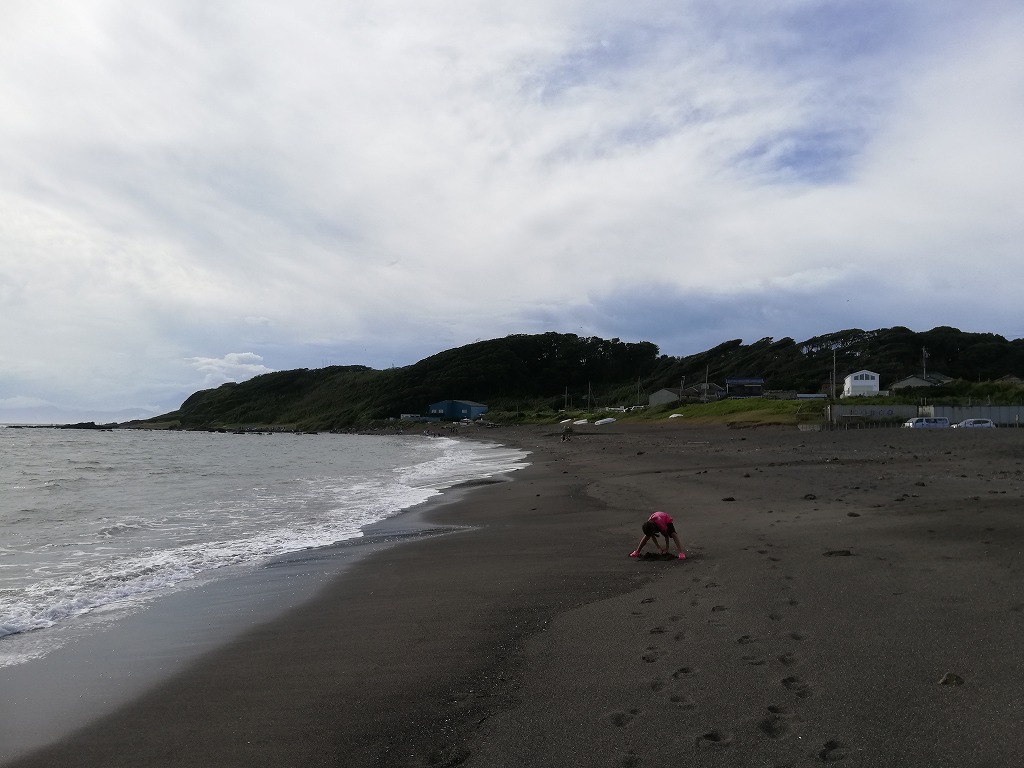 学校帰ったら海へ 砂浜には青と白の丸いヤツがいっぱい みうら日和 三浦の暮らし 移住