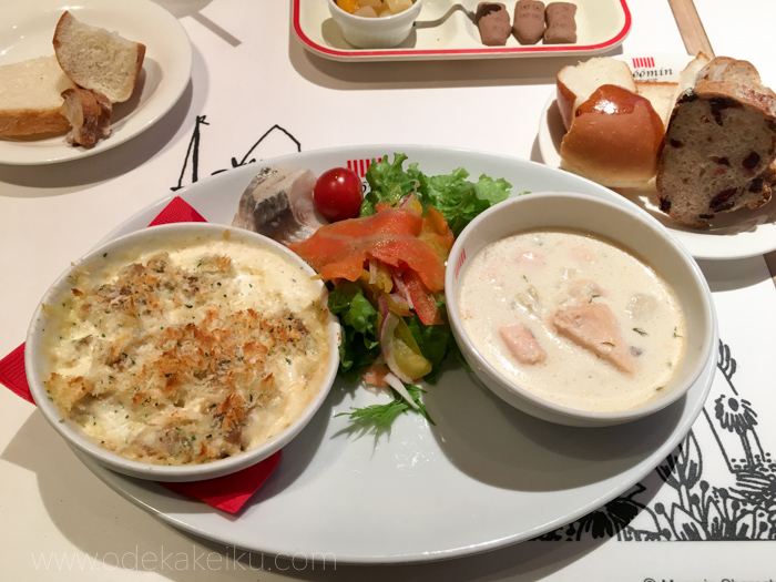 ムーミンカフェ 東京ドームシティ ラクーア店 北欧料理とパンをムーミンの仲間たちと お出かけいく
