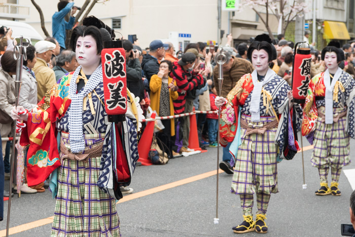 華やかな花魁道中を見に行く 江戸吉原おいらん道中 浅草観音うら一葉桜まつり お出かけいく