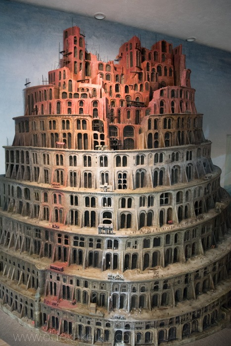 入場無料 立体の精巧なブリューゲルのバベルの塔が見られる。芸大の