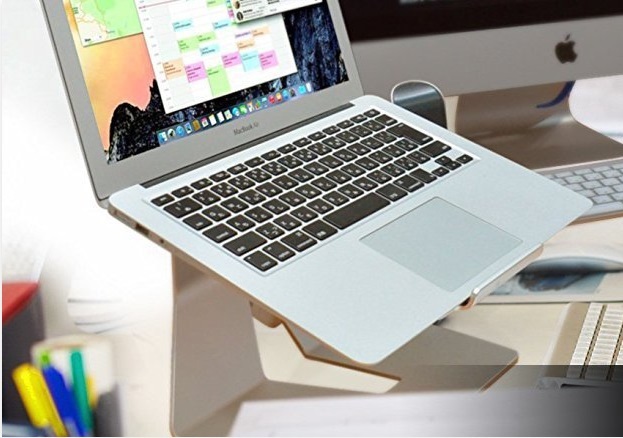厳選７ Macbookを最強にするアクセサリーと周辺機器 Burari Blog