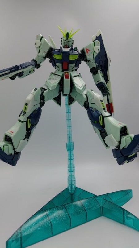 31日まで値下MG ニューガンダムVer.Ka サイコフレーム発動イメージカラー ガンダム 逆襲のシャア』の限定ガンプラ「MG νガンダム Ver.Ka